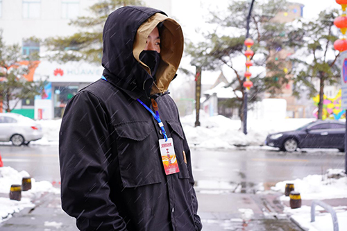 春雪中的守望者：疫情不除，我們不散